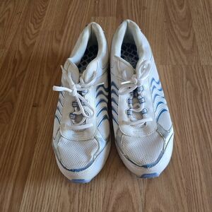 Danskin Now Athletic Shoes Sneakers Womens  White Blue Lace Up size Us 9